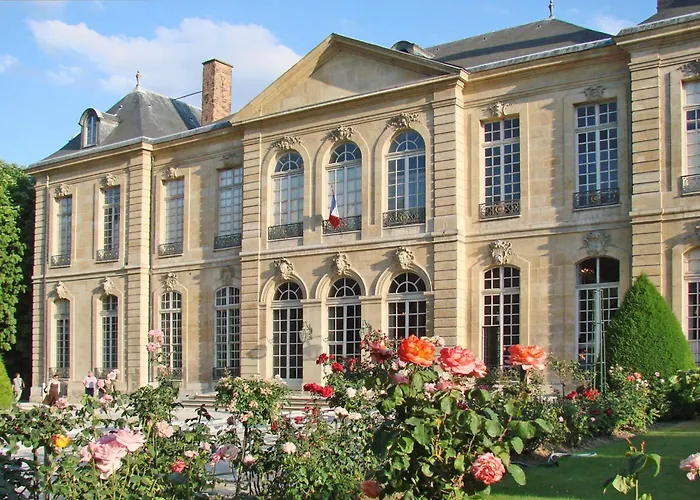 Cozy 1-bedroom Metro At Your Doorstep With Eiffel Tower View! דירה פריז